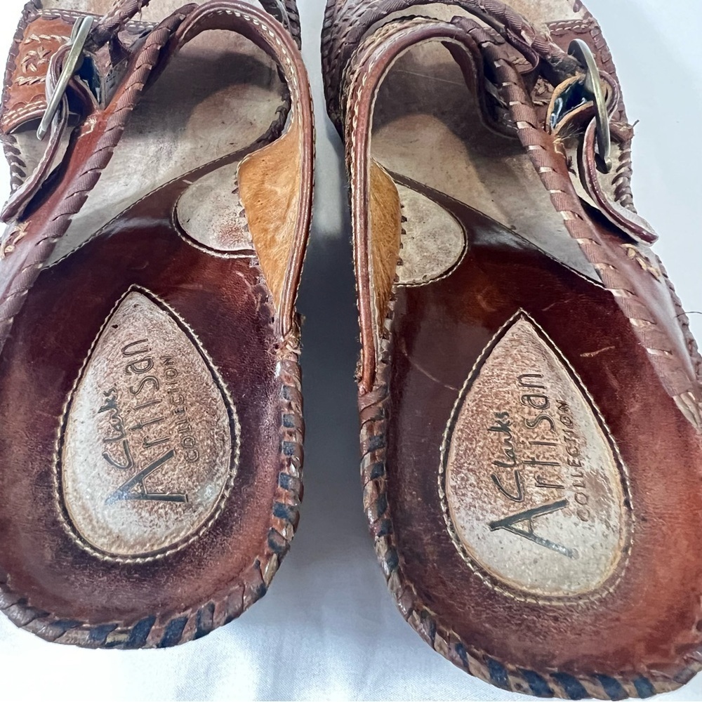 Clarks Artisan Brown Leather Wedge Sandals Sz 6 1/2 M Criss-Cross Straps Buckle - Picture 5 of 11